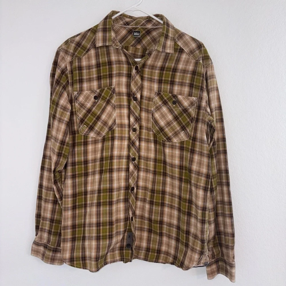 REI men brown